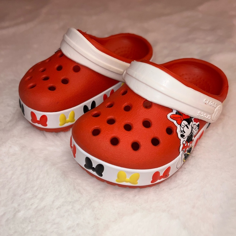 Minnie Mouse Crocs